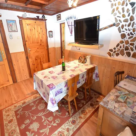 House In Bohemian Near Slope 度假居